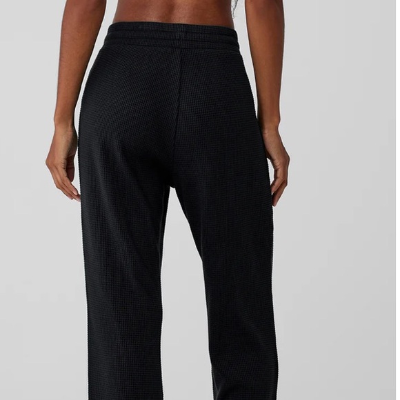 Alo Waffle Weekend Escape Jogger Medium - Picture 3 of 16